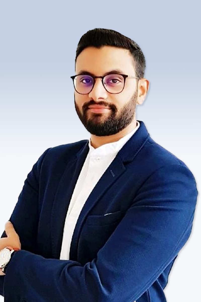 Portrait of Vivek Mantri.